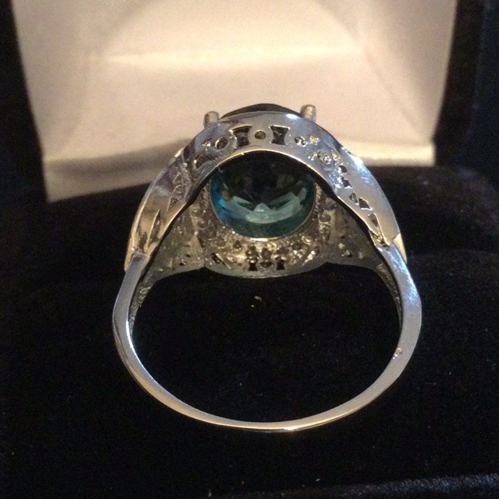 Elegant London Blue Topaz Ring - Picture 5 of 11